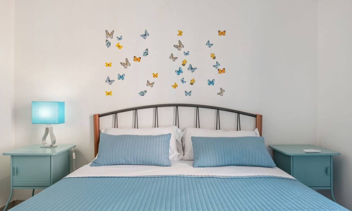 Province of Bologna Apartment | GuestHost - Large, bright and well-kept apartment on the third floor of a building near the Maggiore Hospital. The historic center is easily accessible by public transport.The apartment, ideal for 5 people, is fully equipped and has 24h WiFi, A/C and h