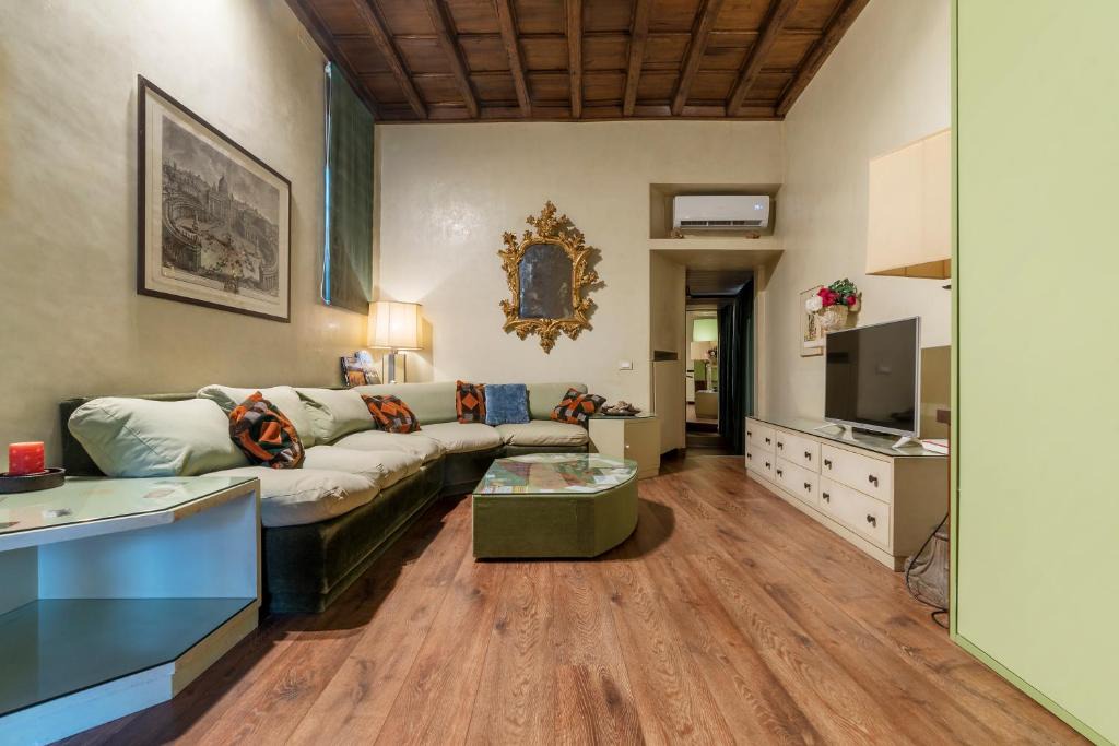 Rione VIII Sant'Eustachio Apartment | GuestHost - Pantheon Luxury Home