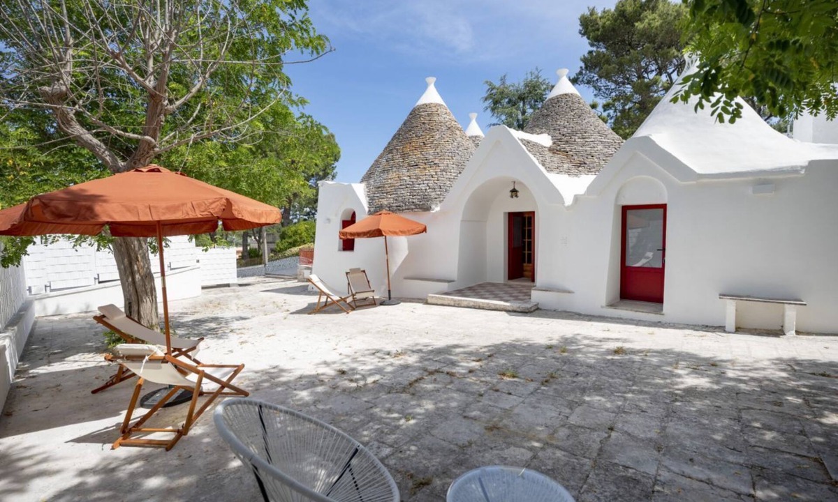 Selva di Fasano Apartment | GuestHost - Trulli Itria: Quercia Room