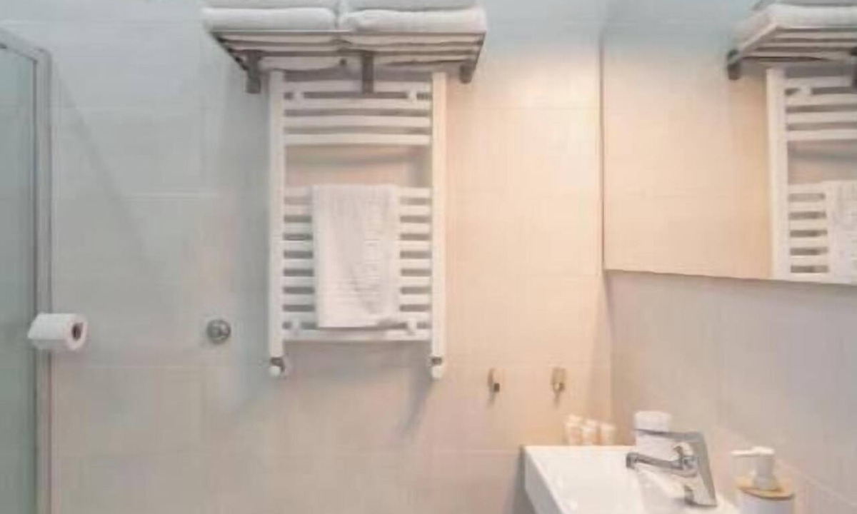 Naples City Centre House | HG White – Standard Double Room in the Heart of Naples