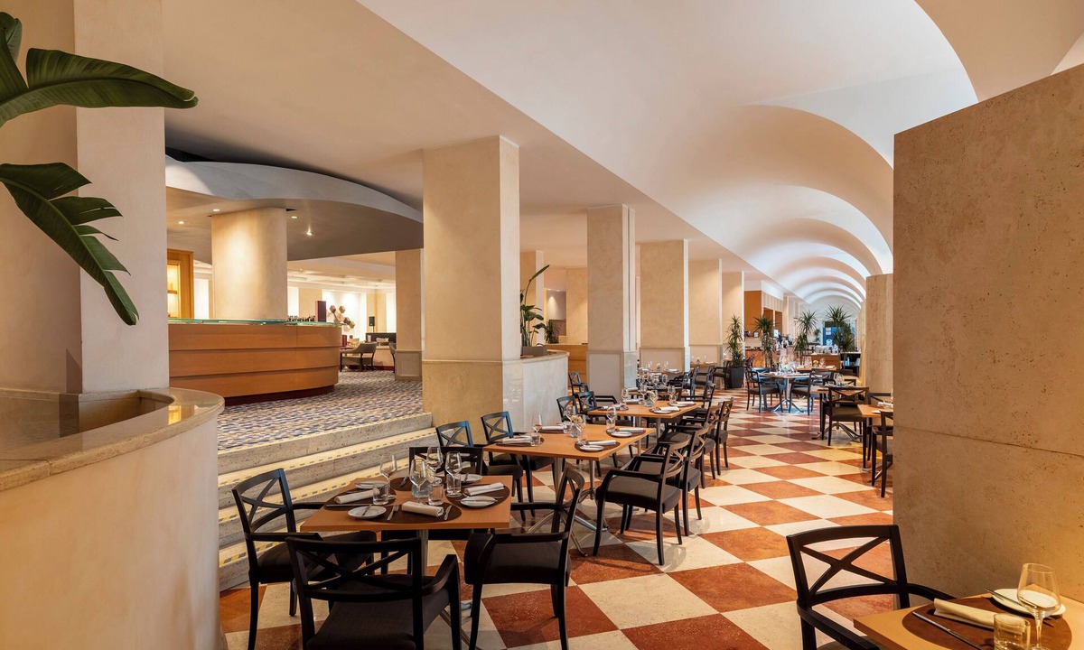 Fiumicino Hotel | Hilton Rome Airport
