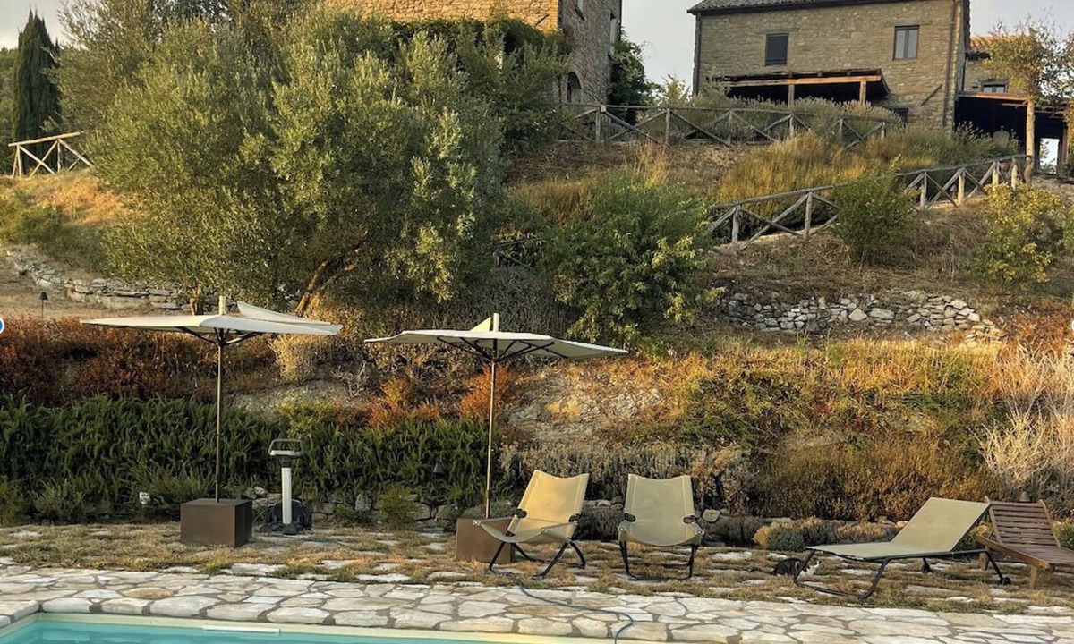 Monte Santa Maria Tiberina House | Historic farmhouse with pool in Umbria