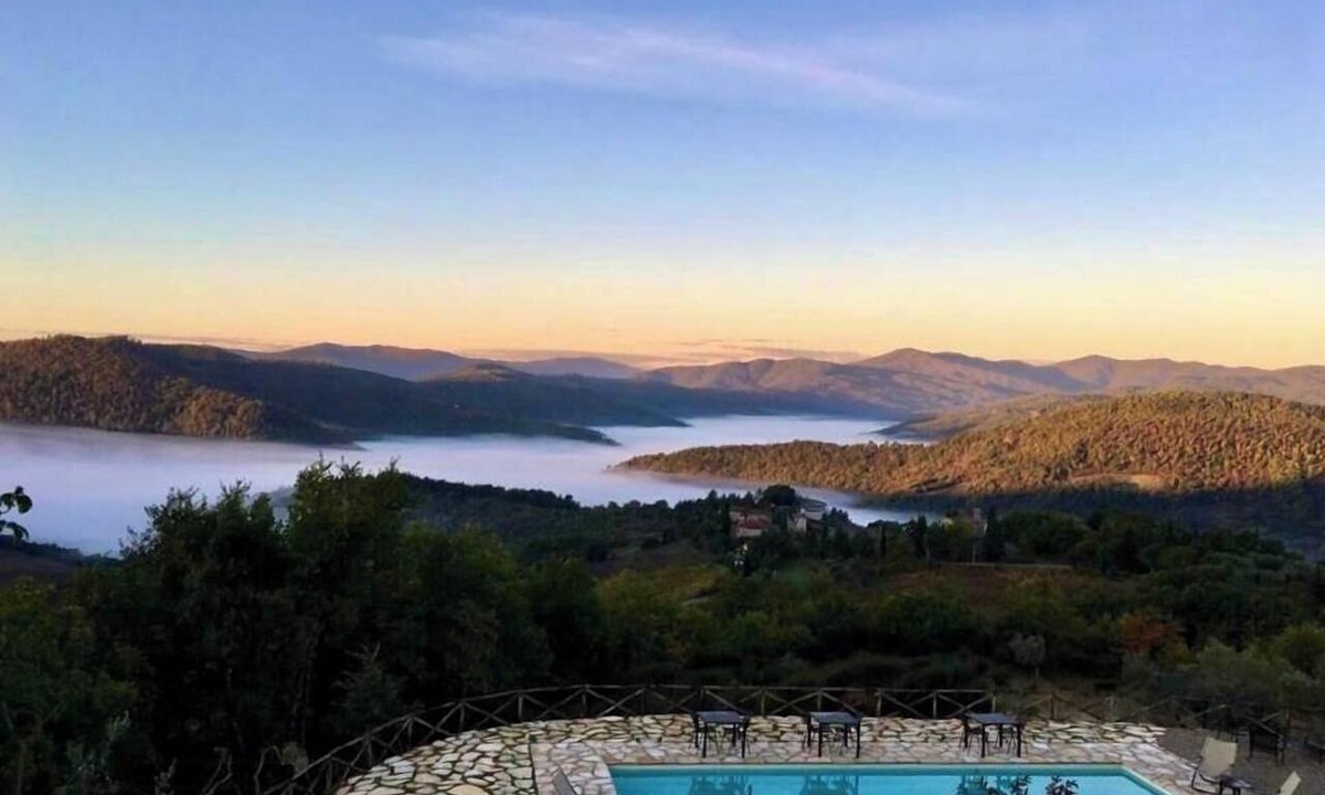 Monte Santa Maria Tiberina House | Historic farmhouse in the Umbrian hills