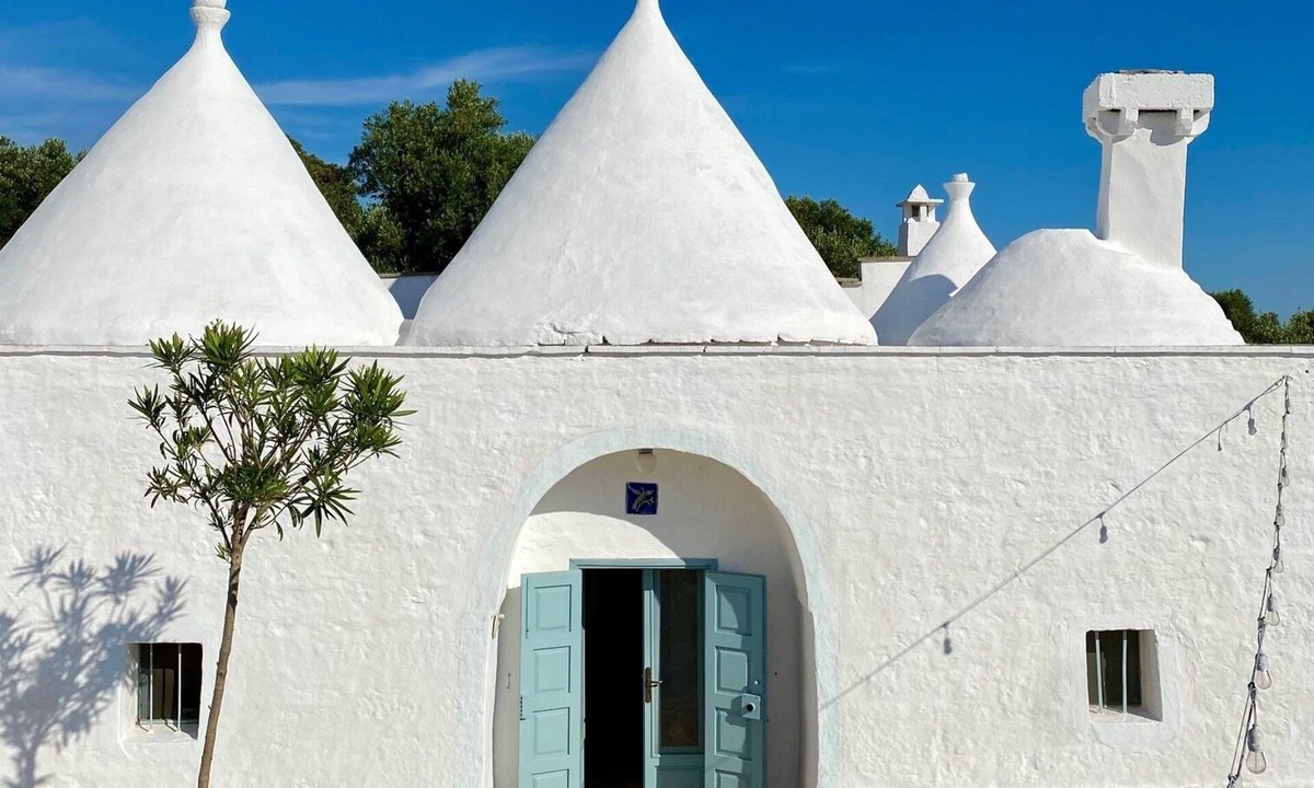 Fasano House | Historical holiday property Borgo Fianco a Fianco with sea views