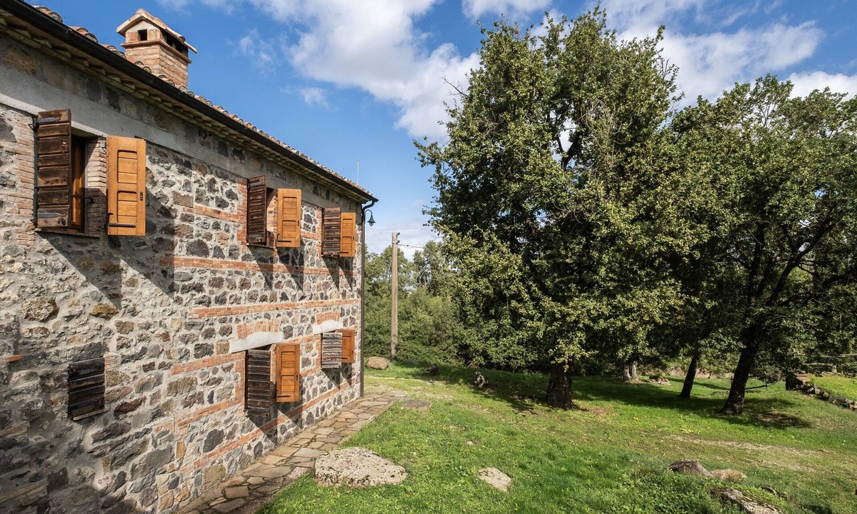 Radicofani House | Holiday Home 'Colline' with Balcony and Wi-Fi