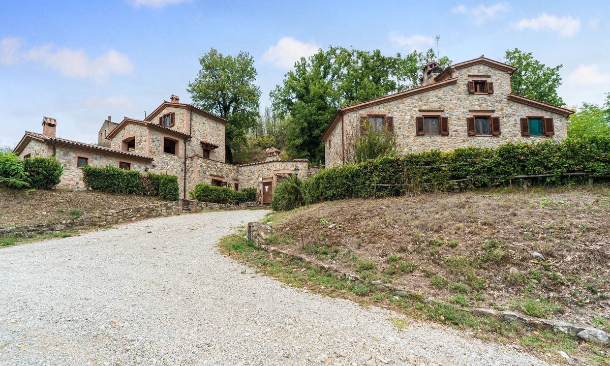 Ficulle Apartment | Holiday Home in Ficulle with Pool Access