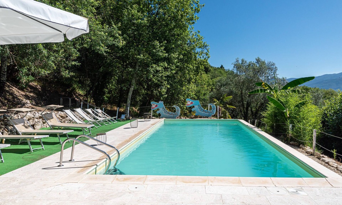 Rignano sull'Arno House | Holiday Home 'Villa Silvia' with Private Pool, Wi-Fi and Air Conditioning