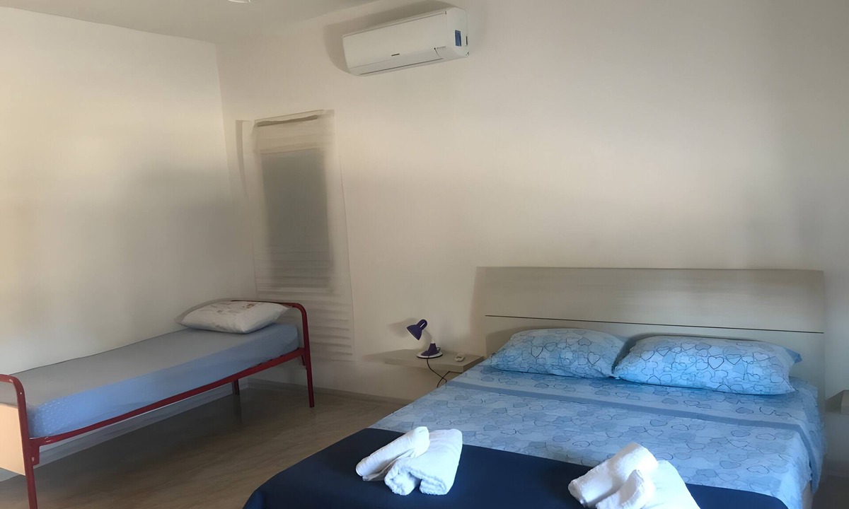 Marzamemi House | Holiday Home 'Marzamemi Home' with Private Terrace, Garden and Air Conditioning