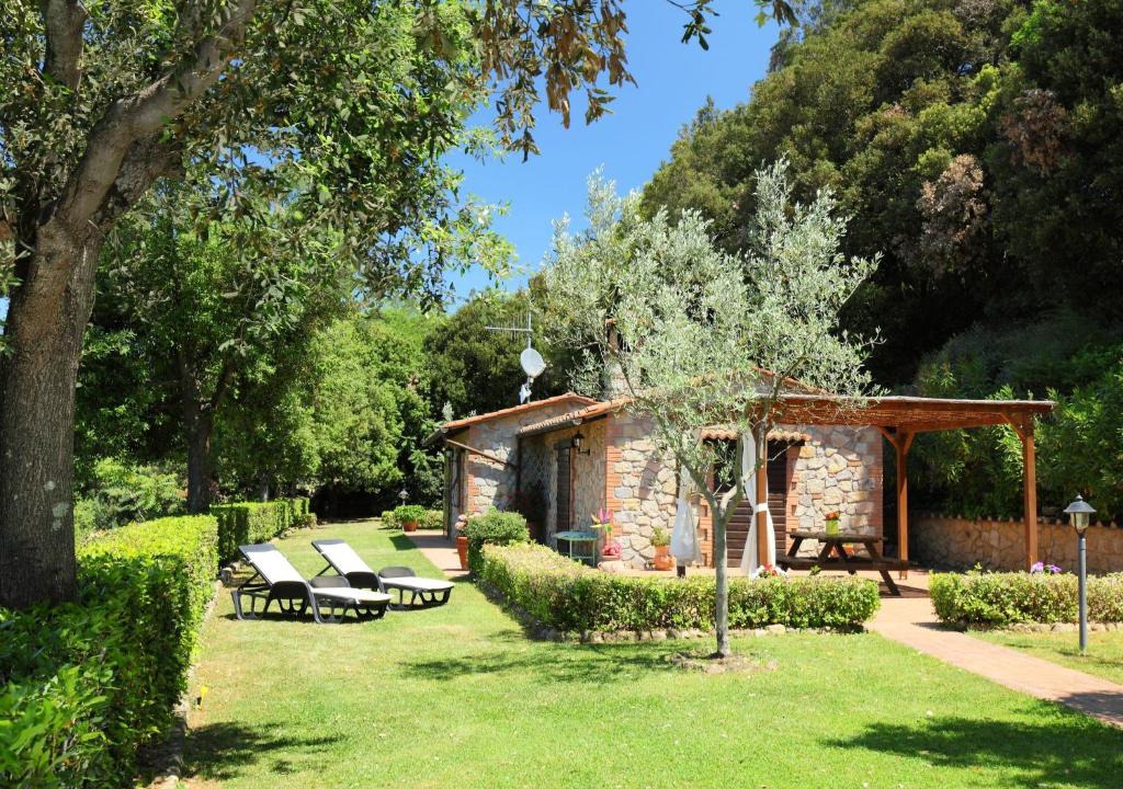 Roccastrada House | Holiday Home Poggiolo by Interhome