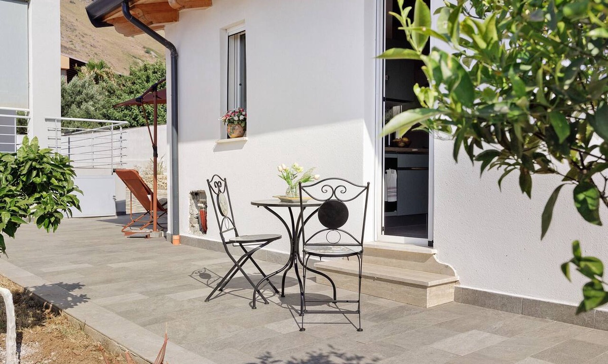 Terrasini Apartment | Holiday Home 'Villa Degli Svevi' with Sea View, Wi-Fi and Air Conditioning