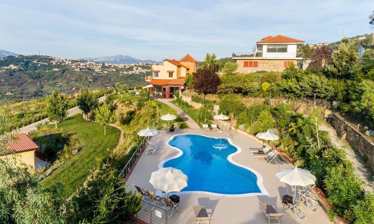 Laureana Cilento House | Holiday home with view and pool