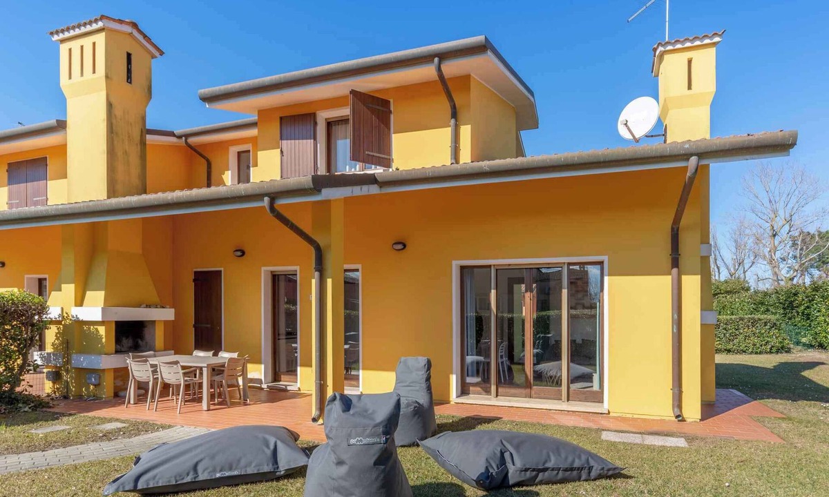 Isola Albarella House | Holiday home with air conditioning and garden