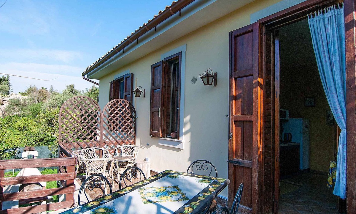 Noto Marina House | Holiday home with view of the lemon garden