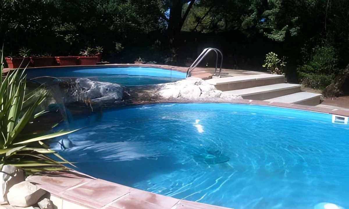 Molfetta House | Holiday home with pool and air conditioning