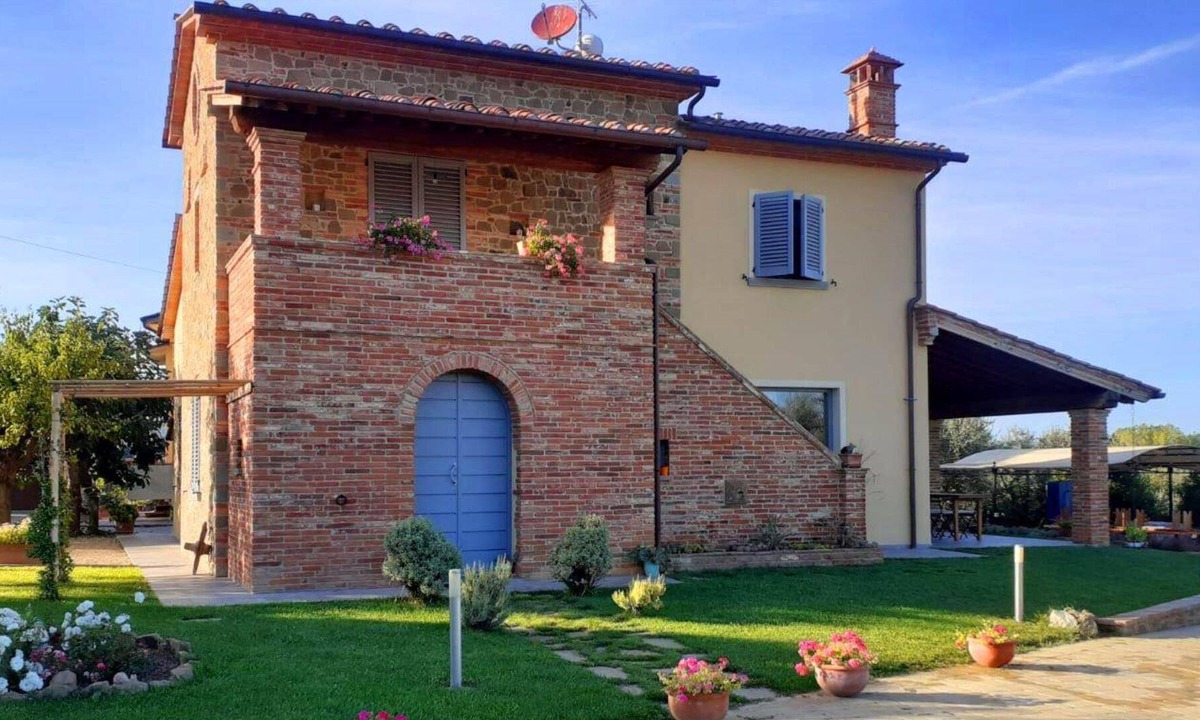 Tegoleto House | Holiday house Monte San Savino for 1 - 6 persons with 3 bedrooms - Holiday home