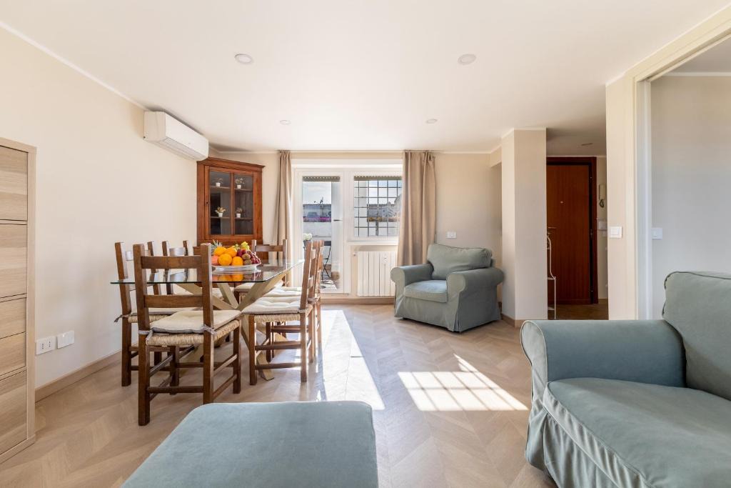 Tuscolano Apartment | Hostly-The Terrace Apartment Roma