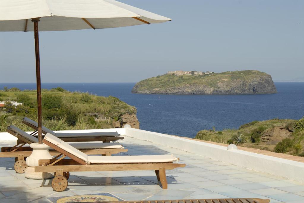 Ventotene Hotel | Hotel Agave e Ginestra
