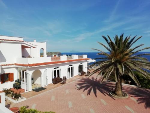 Ventotene Hotel | Hotel Calabattaglia