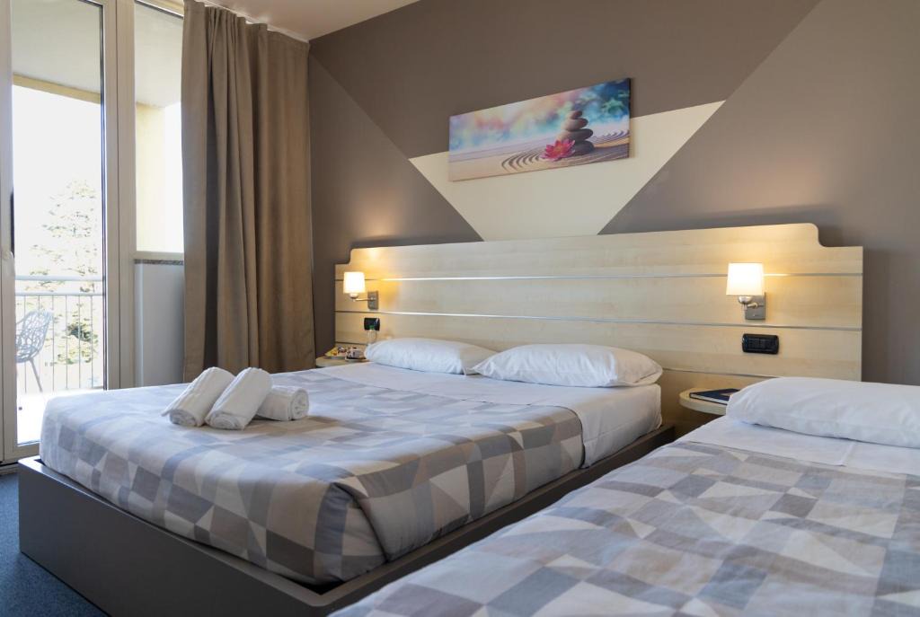 Ponte Taro Hotel | Hotel Giallo