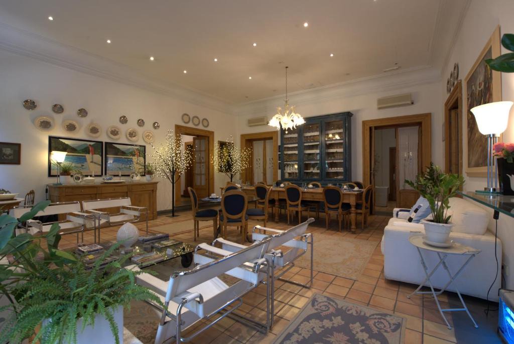 Rione VII Regola Hotel | Hotel Locanda Cairoli