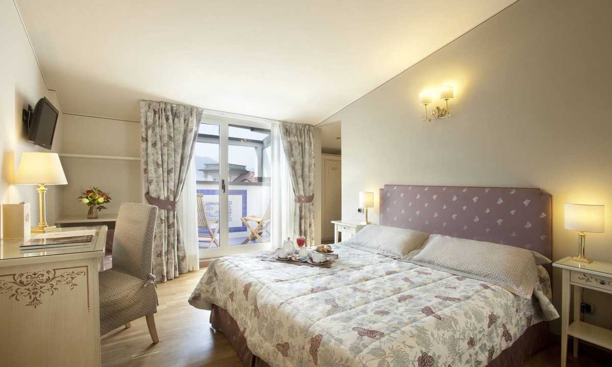 Moltrasio Hotel | Hotel Posta
