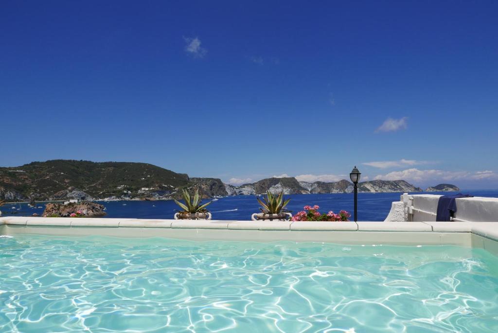 Ponza Hotel | Hotel Torre Dei Borboni