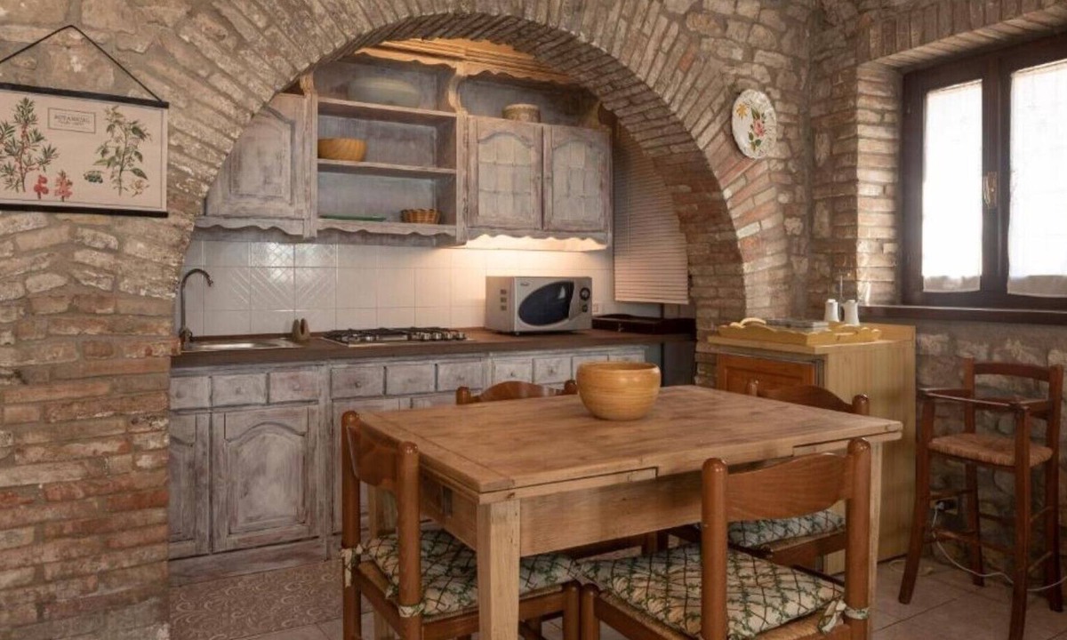 Collesanto Apartment | HOUSE IN THE VILLAGE Studio apartment with garden view