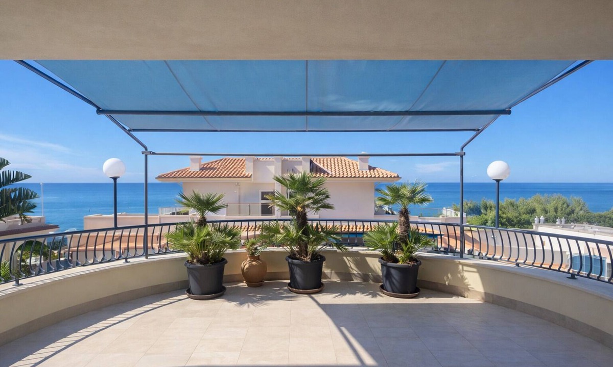 Anzio Villa | House with garden