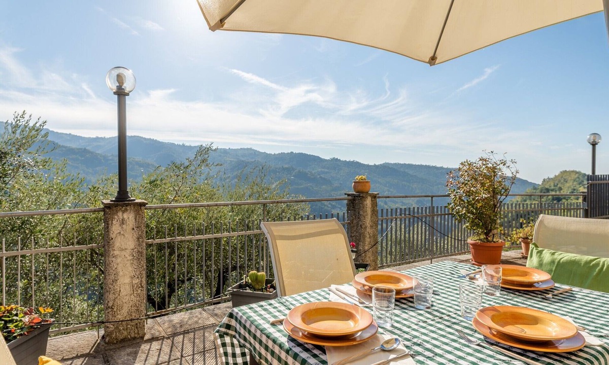 Pescia Apartment | "Il Belvedere sulla Valle House" Apartment with Mountain View, Wi-Fi, and Terrace