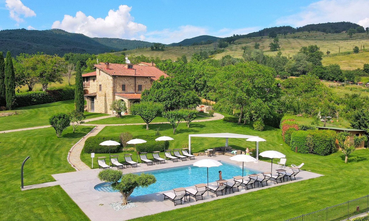 Bibbiena House | IL GELSO by Fewo-Toskana Villa for 28 Guests with Private Pool & AirConditioning