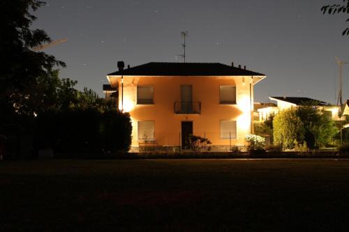 Buguggiate Apartment | Il Pettirosso by Kibilù Affitti Brevi