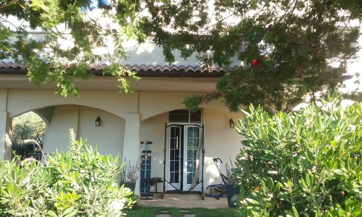 Pian di Rocca Apartment | In private villa with 4000 square meters of greenery and swimming pool