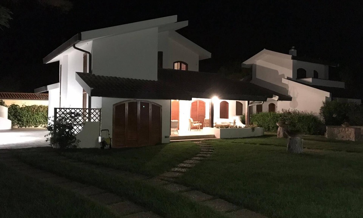 Giannella Villa | In the tranquility of the pine forest a stone's throw from the beach