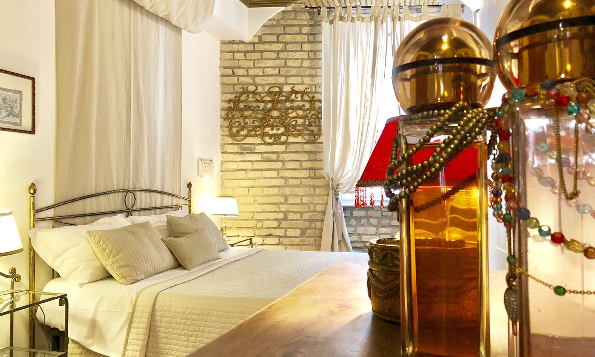 Rione II Trevi Apartment | It is a gem and it will be your NEST OF LOVE few METERS from TREVI FOUNTAIN