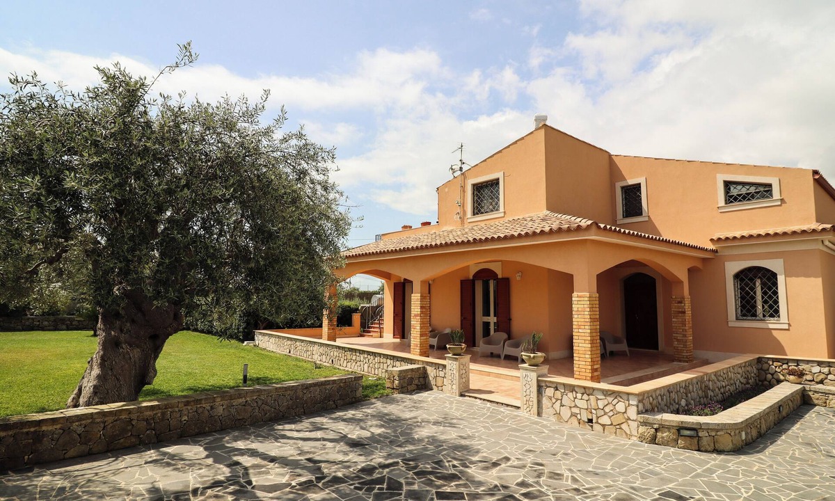 Avola House | Radici Sicilian Holiday Home - A – An Oasis of Relaxation in the Heart of Sicily