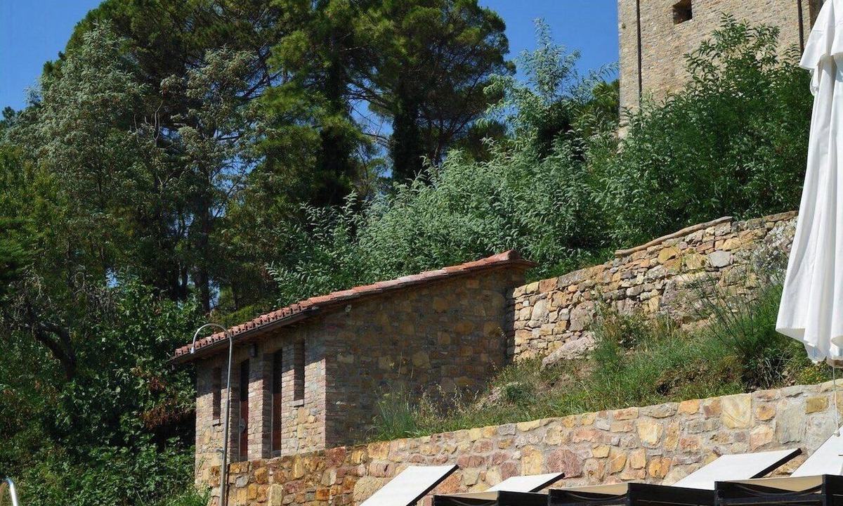 Montegiove House | Italian villa in medieval town near Orvieto