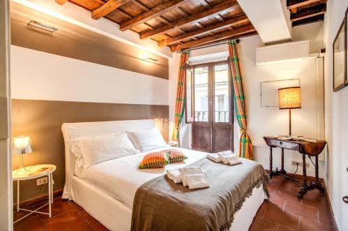 Rione II Trevi Apartment | Italianflat- Alla Fontana di Trevi
