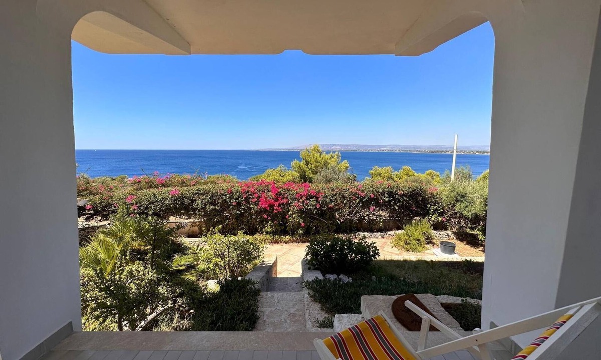 Plemmirio Apartment | KIND OF BLUE seafront terrace on a marine park, 12 km from Siracusa city center