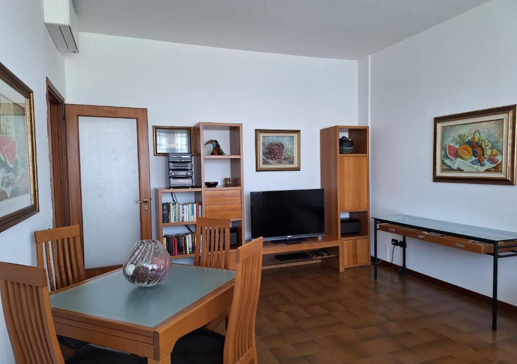 Borgo Panigale Apartment | King 35
