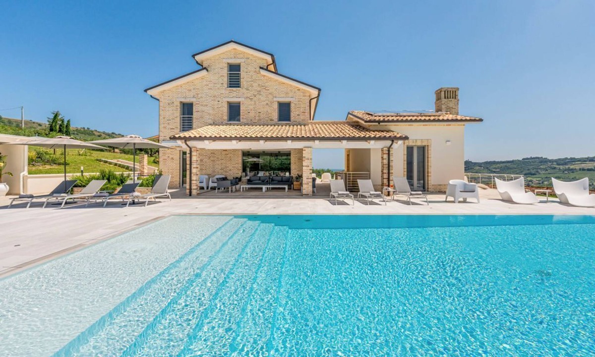 Monterubbiano Villa | La Badessa - Seven Bedroom Villa, Sleeps 14