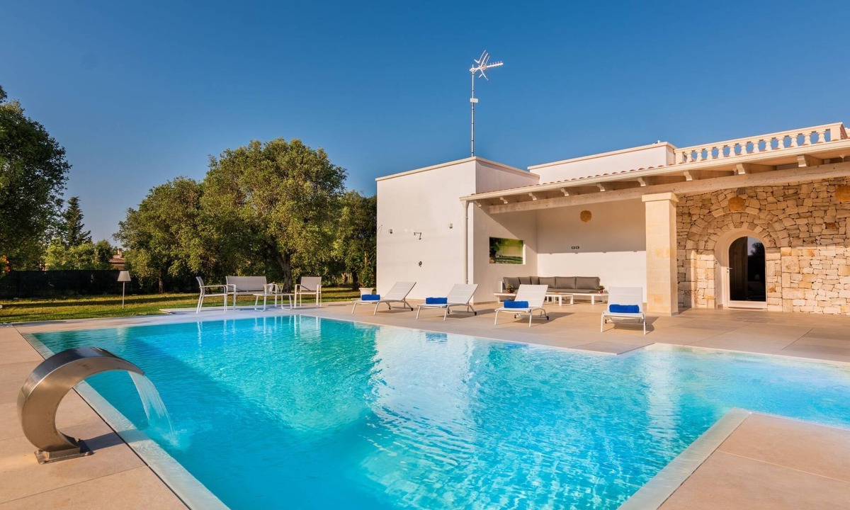 Francavilla Fontana House | La Carezza del Sole - Private Villa by Interhome