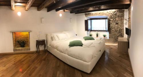 Rione VII Regola Apartment | La Casa Dei Marmi