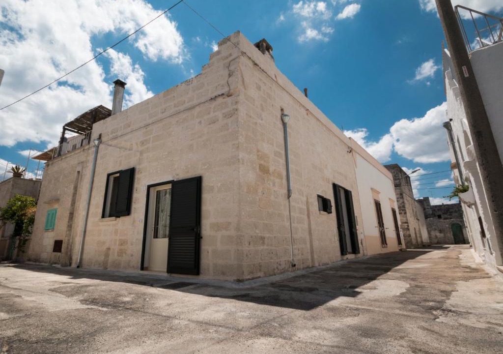 Marittima House | La casa del Poeta Salentino (Casa vacanze a Marittima per 3 persone)