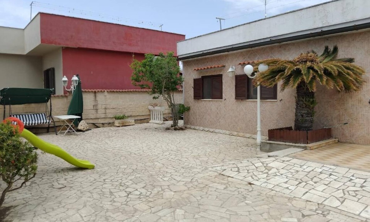 Tor San Lorenzo House | La Casina, just a short walk from the sea
