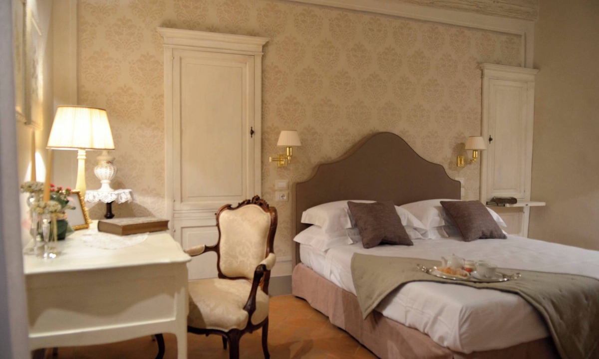 Cortona Bed & Breakfast | La Corte Di Ambra Historical House - Historical Center of Cortona