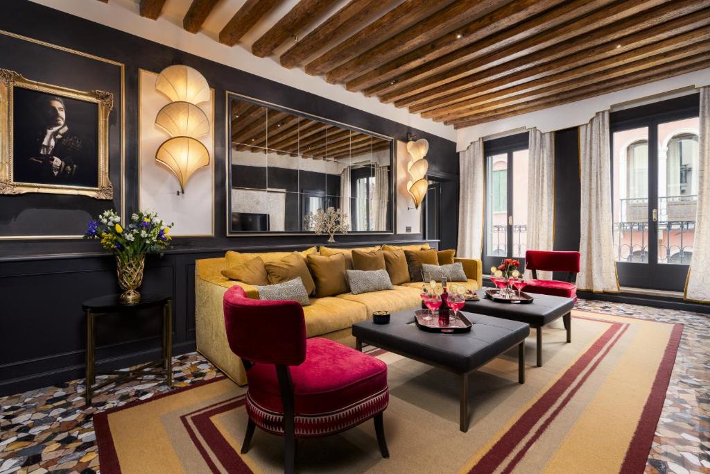 San Marco Apartment | La Dimora di Lady J Amazing Brandnew property with 6 luxury bedrooms!