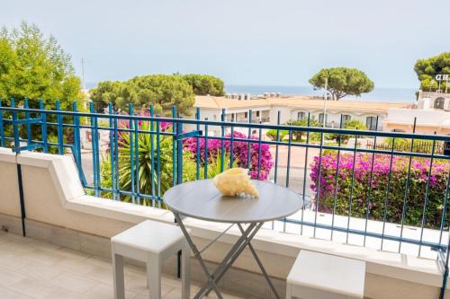 Cannizzaro Apartment | La Finestra sul Mare Apartment