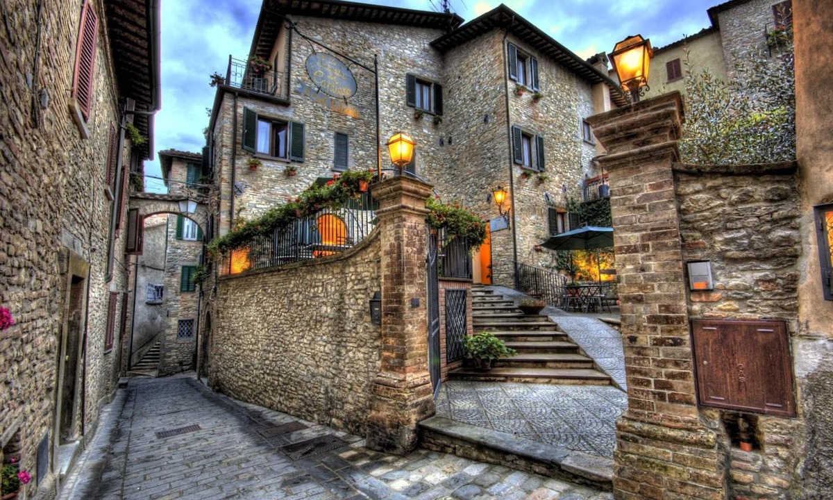 Montone Hotel | La Locanda del Capitano