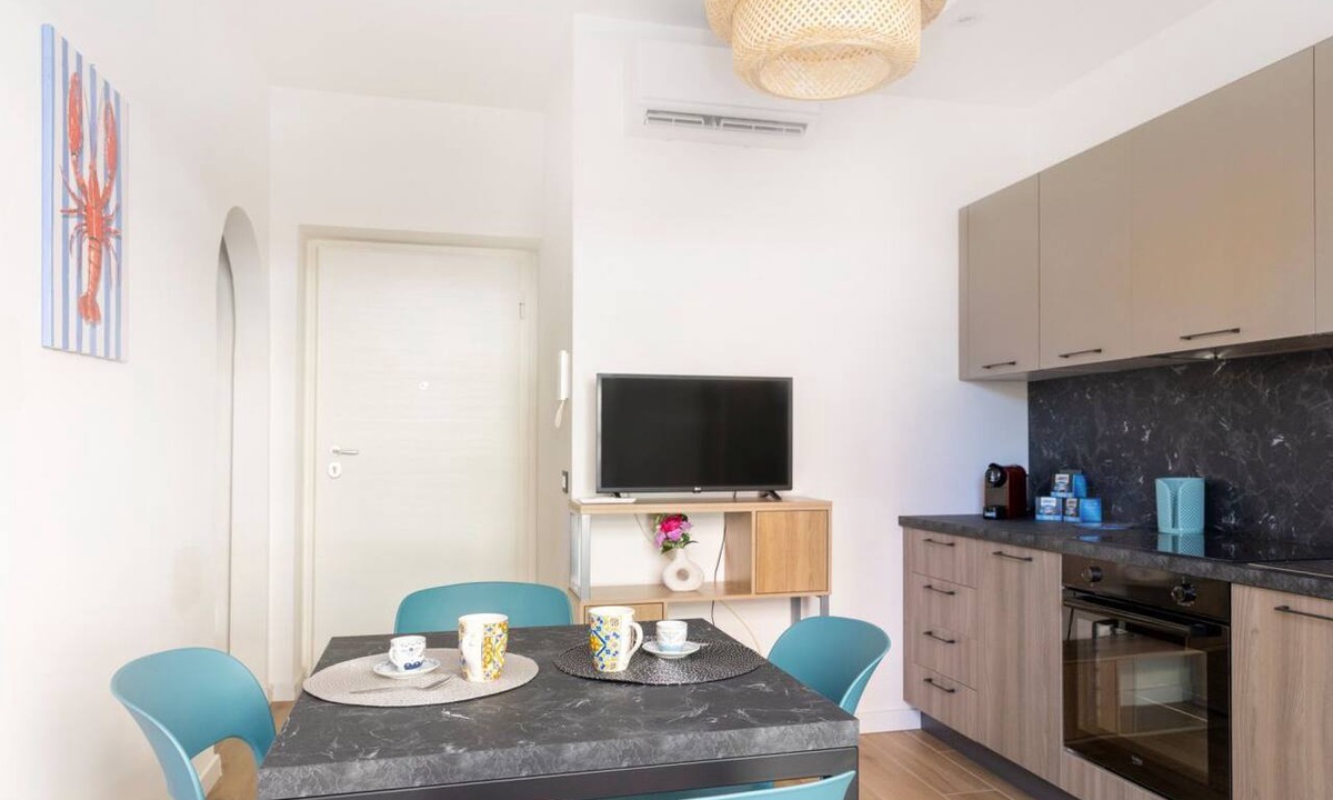Paola Apartment | La Maison - Creta superior apartment near the sea