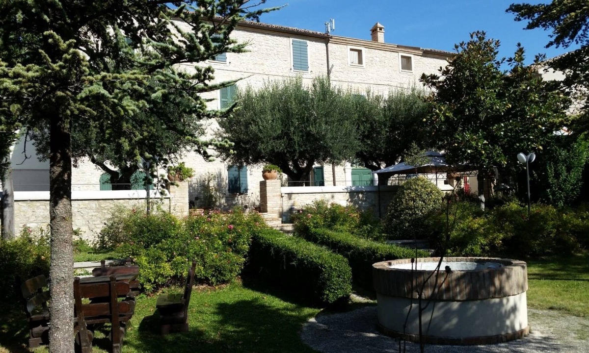 Avenale Apartment | La Panoramica (garden view apartment 4)